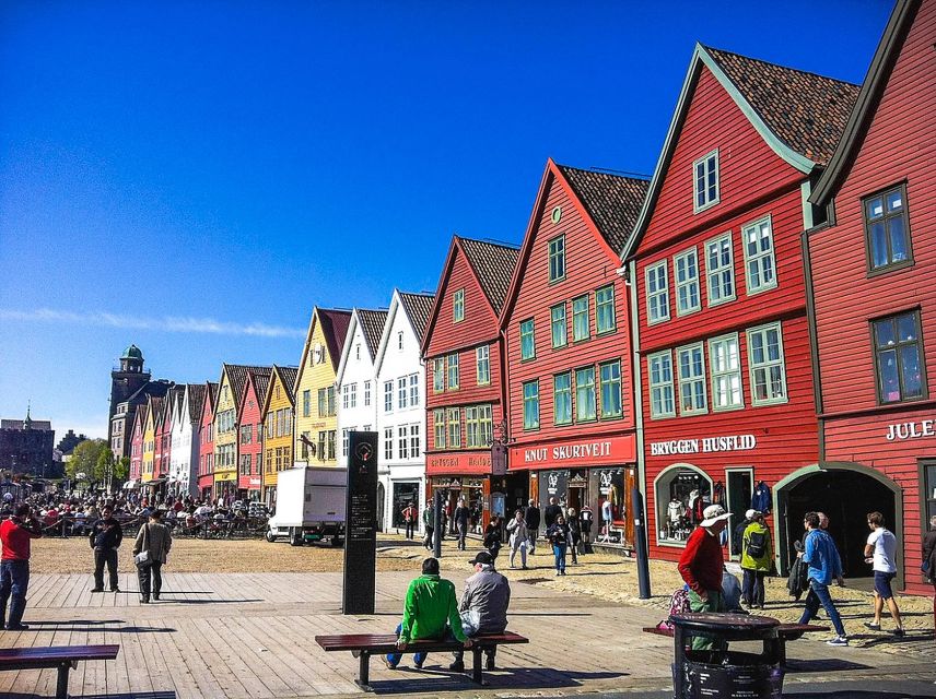 Bergen: Sightseeing Cruise of Bergen's Historic Landmarks - Bryggen from the harbor