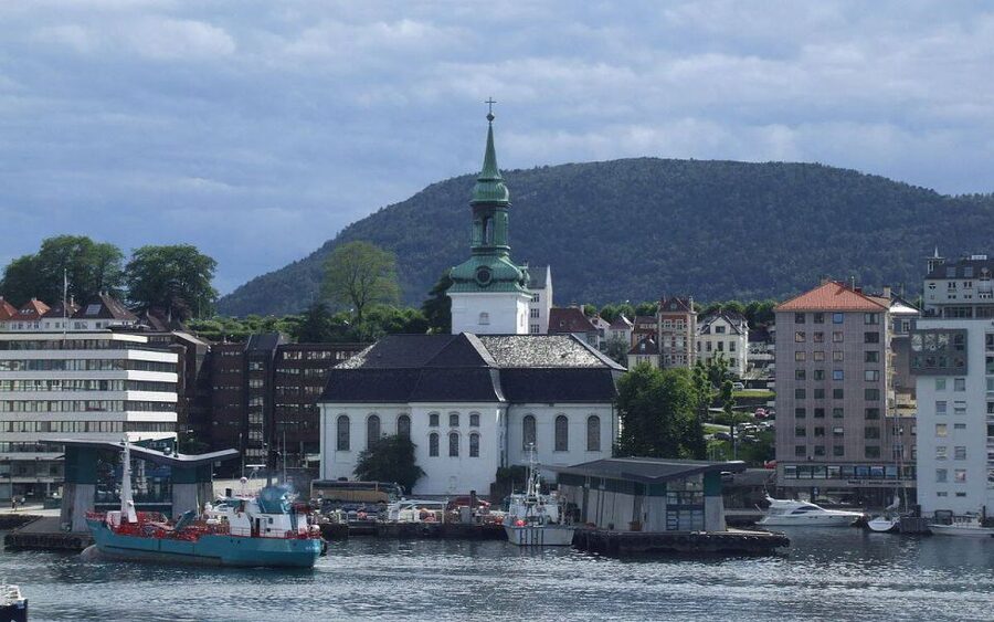 Bergen: Sightseeing Cruise of Bergen's Historic Landmarks - Skuteviken and Sandviken’s old warehouses