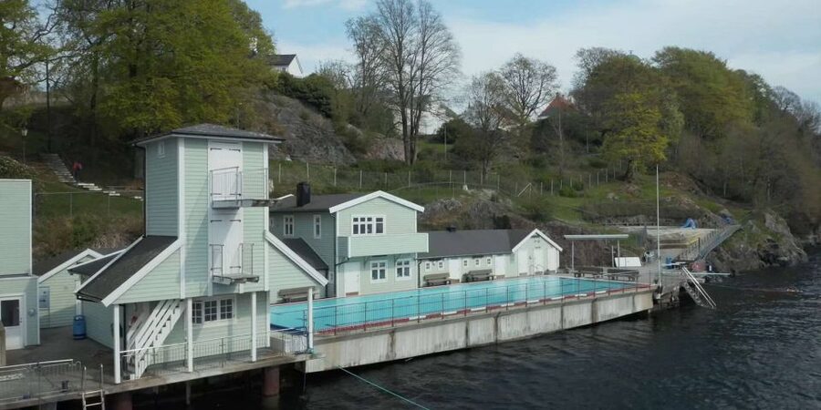 Bergen: Sightseeing Cruise of Bergen's Historic Landmarks - U-Boot Bunker Bruno and wartime Bergen
