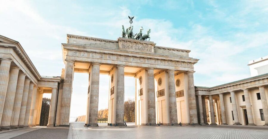 Berlin: 1-Hour Guided Tour of the Historic Center - Brandenburg Gate and Pariser Platz