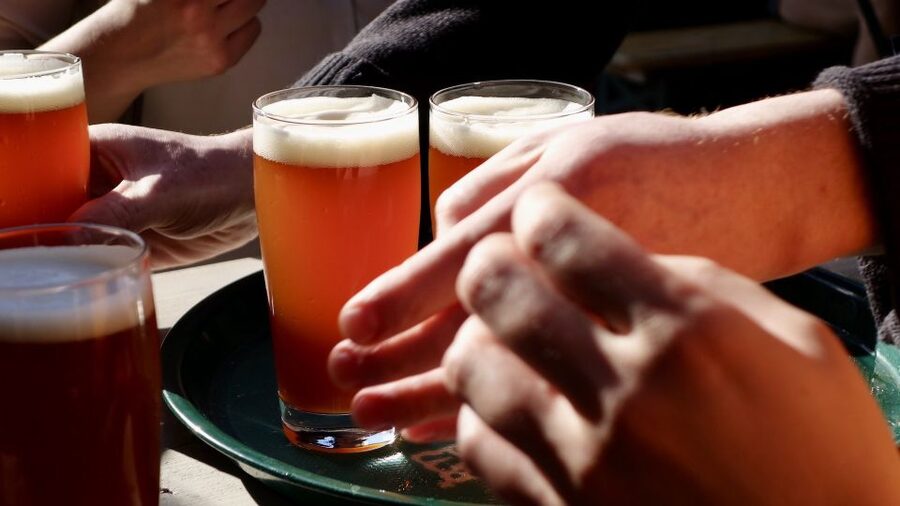 Berlin: Guided Craft Beer & Cultural Tour With Snacks - Key points at a glance