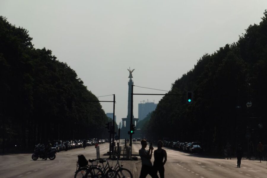 Berlin: Historical Sights & Berlin Wall Tour with a Berliner - The value of a Berliner’s personal memories