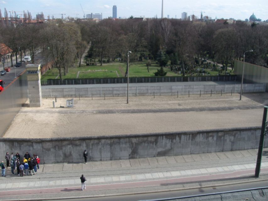 Berlin Wall History Small Group Cycling Tour - Along the Government Bank to the Parliament of the Trees