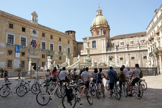 Bike tour of the historic center of Palermo with tasting - Ballarò and the sound of daily Palermo