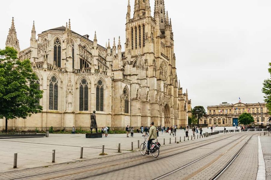 Bordeaux: Historic Center & Chartrons District Bike Tour - Darwin: the tour’s most modern stop