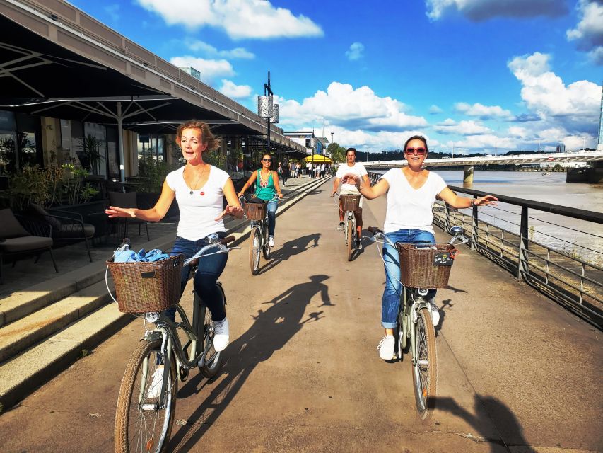 Bordeaux: Top Landmarks & Historic Bike Tour - Cathedral, Saint-Pierre, and the old lanes