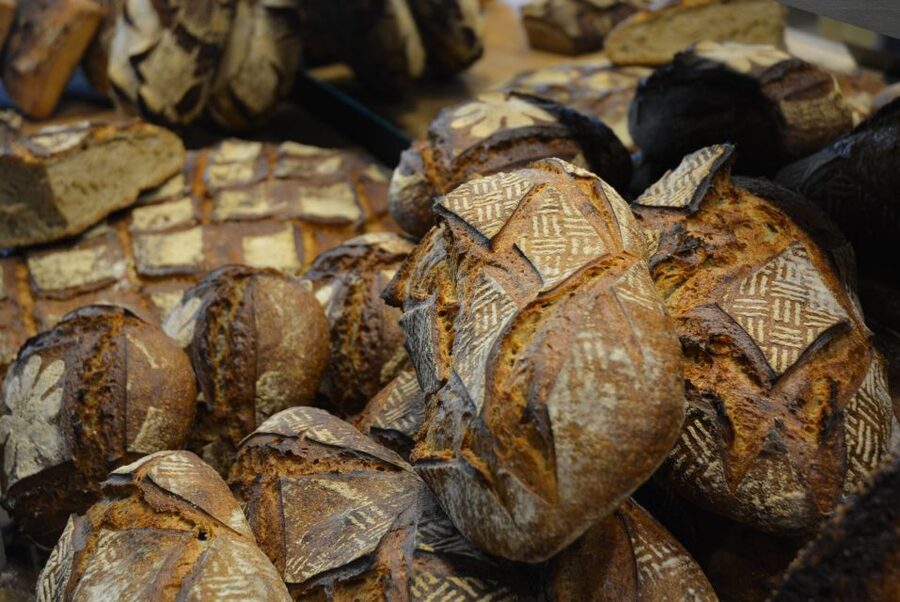 Bordeaux: Walking Tour of the City's Best Bakeries - History that gives the food a setting