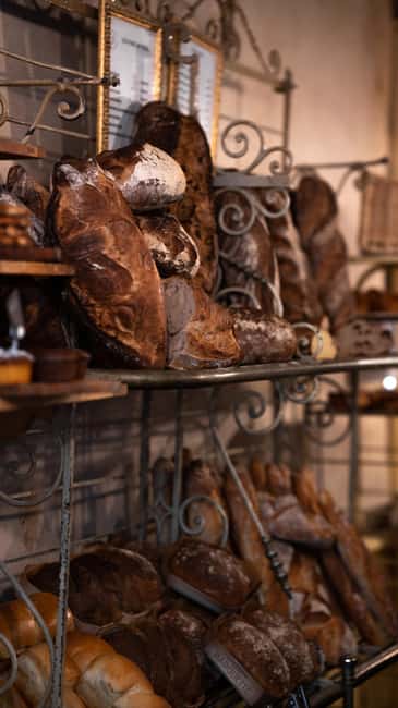 Bordeaux: Walking Tour of the City's Best Bakeries - The guides shape the experience