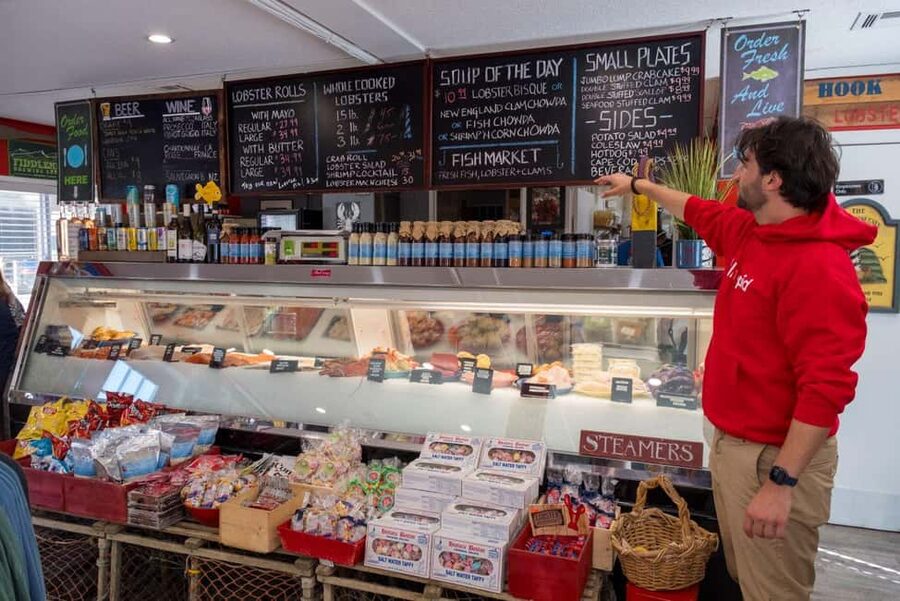 Boston: Guided Seafood Tasting and History Tour - Inside a working lobster facility