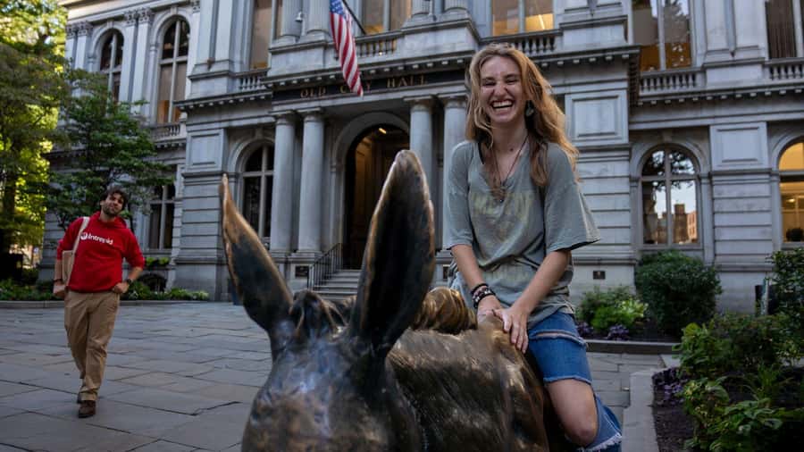 Boston History & Highlights Tour: From Revolution to Today - Faneuil Hall and Quincy Market: history with plenty of city energy