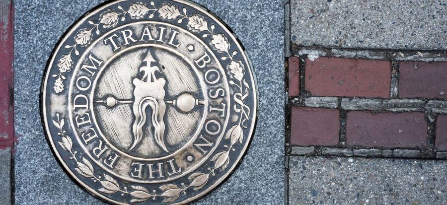 Boston: Seafood Tasting & Historical Walking Tour - Starting under Modern Pastry in the North End