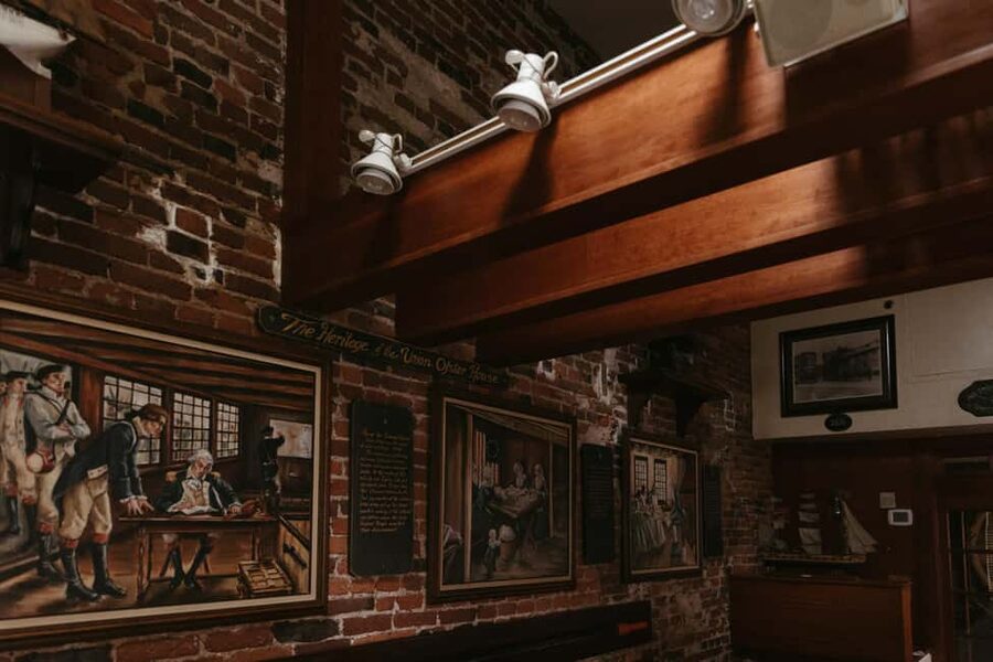 Boston: Ultimate Historic Food & Drink Tour - A lobster roll in Boston’s North End