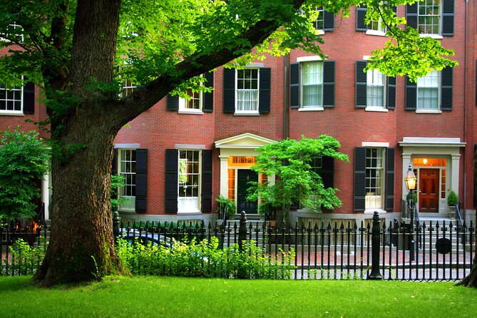 Boston: Underground Railroad History Tour of Beacon Hill - Mount Vernon Street, Acorn Street, and Louisburg Square