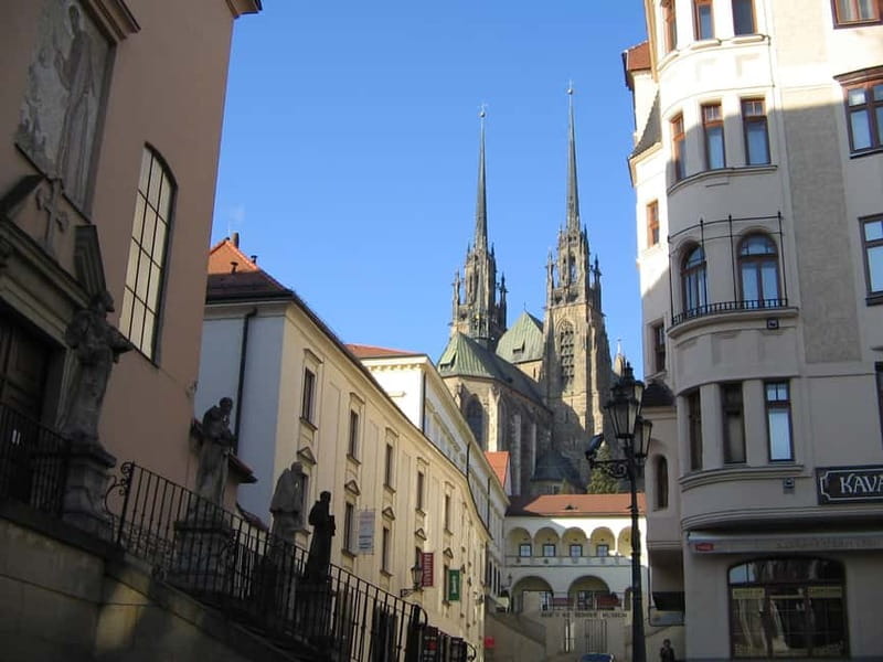 Brno: Historic Downtown Walking Tour - New Town Hall, House of the Noblemen of Leipa, and St. James Church