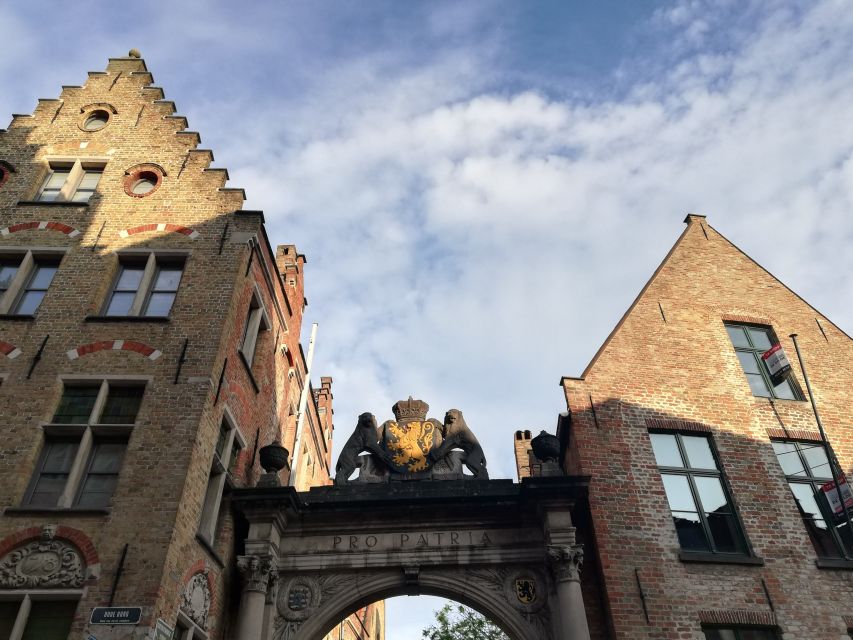Bruges: Private Historical Highlights Walking Tour - What makes the storytelling work