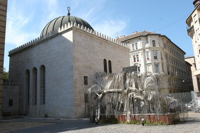 Budapest Jewish Heritage Memorial Walking Tour & Synagogue Entry - What the Grand Tour adds in the Jewish quarter