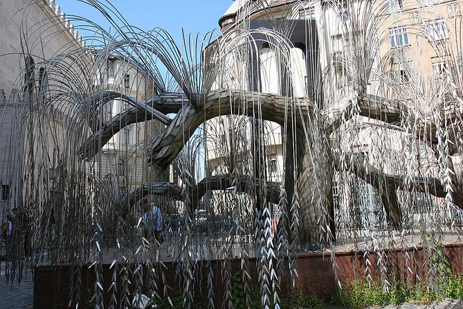 Budapest Jewish Heritage Memorial Walking Tour & Synagogue Entry - Kosher cake, coffee, and practical local advice