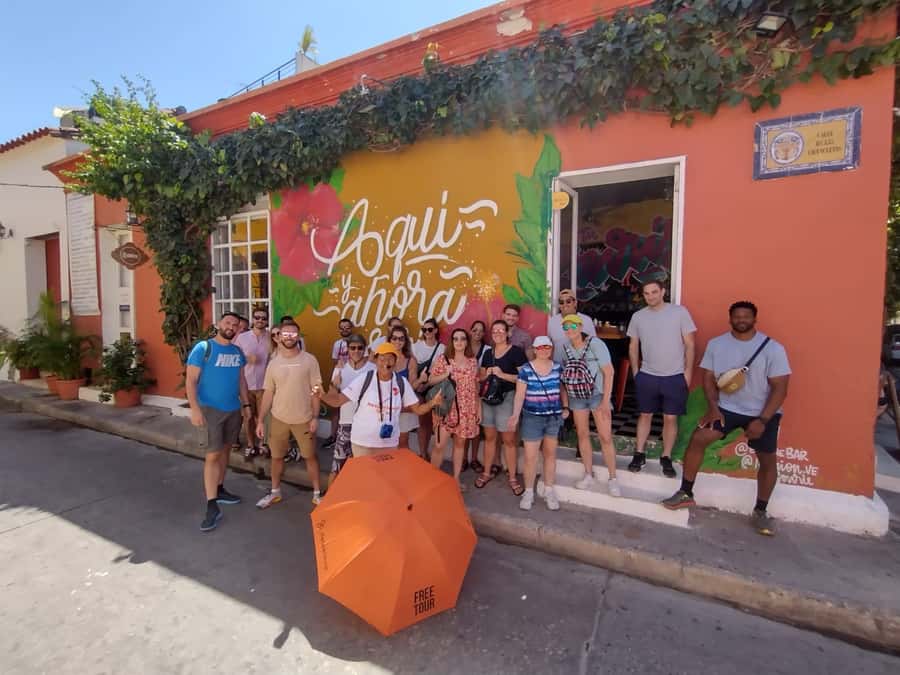 Cartagena: Historic Center and Getsemaní Shared Walking Tour - Why this walk is a smart first look at Cartagena