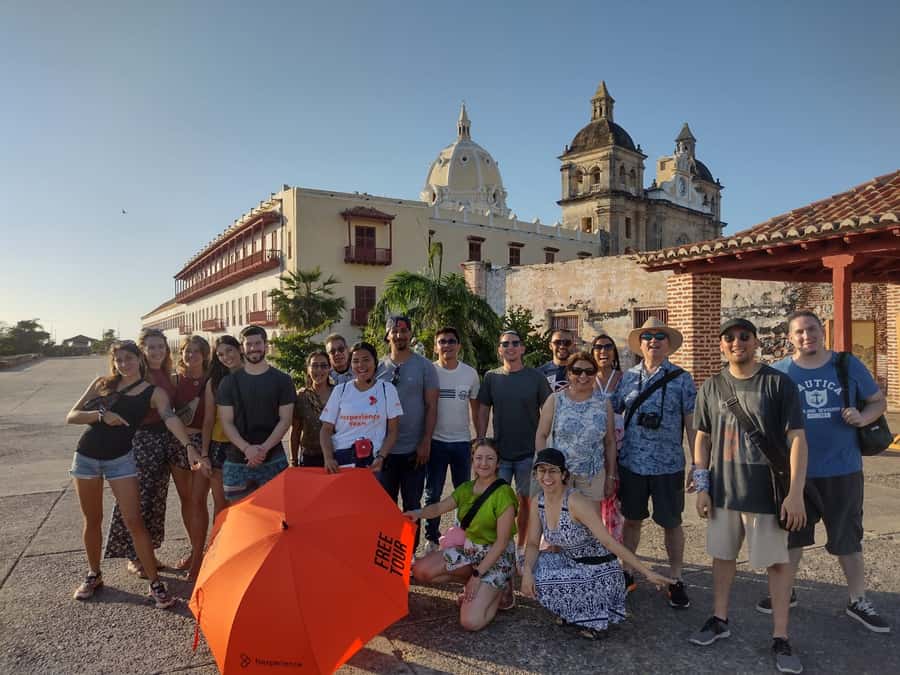 Cartagena: Historic Center and Getsemaní Shared Walking Tour - Plaza Bolívar, shade, and a pause in the old center