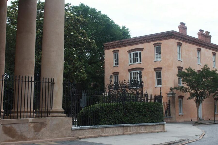 Charleston: Historic City Highlights Guided Bus Tour - Why this bus tour makes sense in Charleston