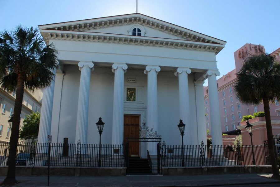 Charleston: Historic City Highlights Guided Bus Tour - Churches, markets, and older neighborhoods