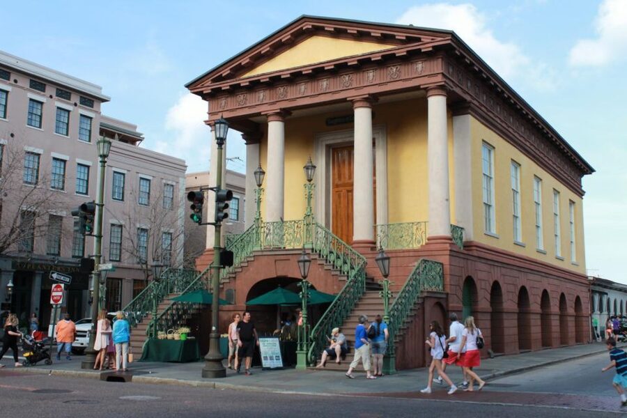 Charleston: Historic City Highlights Guided Bus Tour - Comfort, views, and the limits of a moving tour