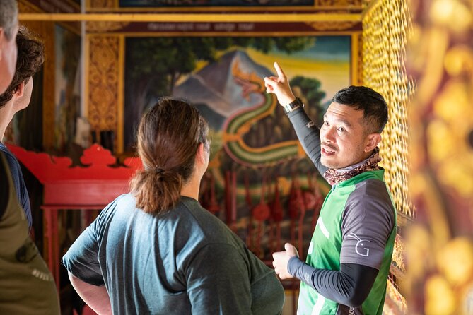 Chiang Mai: Historic Old City Bike Tour - Morning or Night - A market stop with fruit and simple Thai snacks