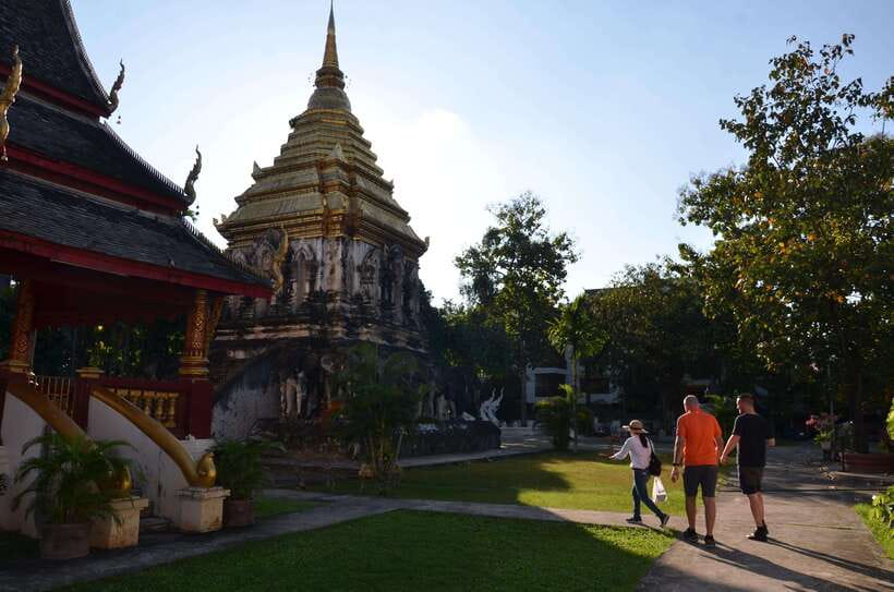 Chiang Mai: Historic Temples and City Guided Walking Tour - Three Kings Monument and the Old City’s civic heart