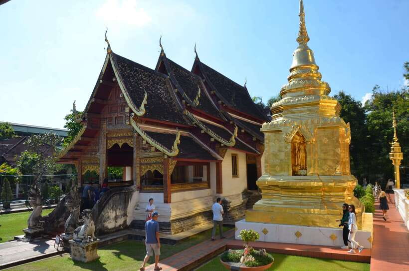 Chiang Mai: Historic Temples and City Guided Walking Tour - Wat Phan Tao, a calm teakwood change of pace