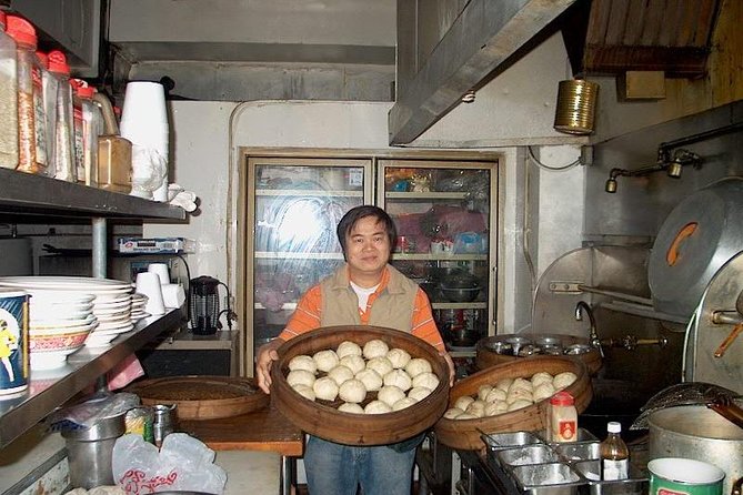 Chinatown & North BeachLittle Italy: 7 Tastings & History - Pizza and the question of portion size