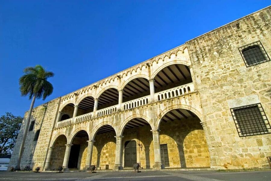 Colonial Zone: Historical Tour with a visit to the Columbus Lighthouse and Tres Ojos Park - Three Santo Domingo stories in one day