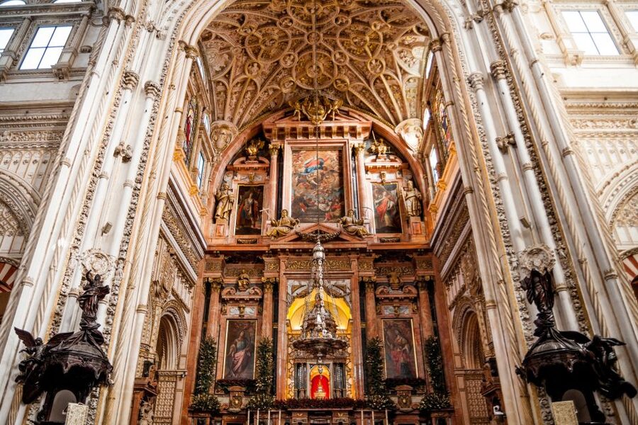 Córdoba: Skip-the-Line Great Mosque-Cathedral History Tour - Meeting at the olive tree in the Patio de los Naranjos