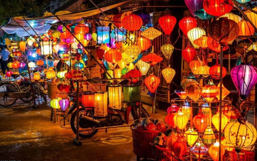 Da Nang: Lady Buddha, Marble Mountains, Hoi An Ancient Town - The guides can shape the day