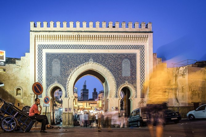 Discover the secrets of the Medina of Fez: guided cultural tour (private) - Bab Bou Jeloud and the first steps into the old city