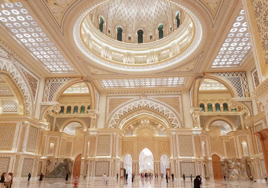 Dubai: Abu Dhabi Grand Mosque, Palace, and Heritage Village - Sheikh Zayed Grand Mosque: allow time for awe and rules