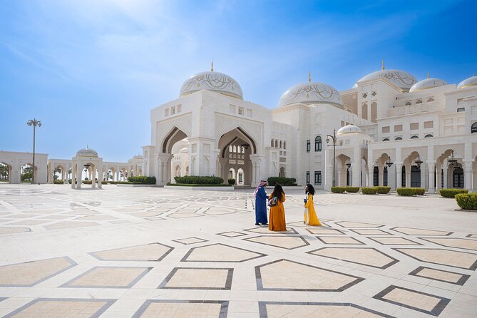 Dubai: Abu Dhabi Trip with Lunch at Al Khayma Heritage Restaurant - Hotel pickup and the road from Dubai