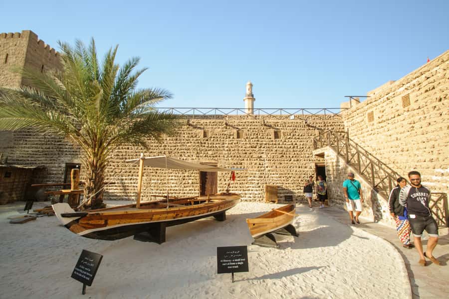 Dubai: Historic City Highlights Day Trip - Guides, languages, and group size