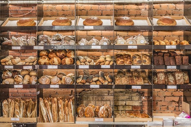 Dublin Historical Centre Food Tour with 8 Food Tastings & Drinks - Lunch in Temple Bar with Irish stew and soda bread