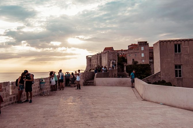 Dubrovnik: Ancient City Walls & Wars Walking Tour - What the guides add to the walk