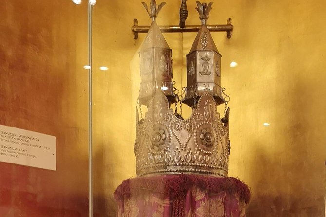 Dubrovnik Jewish Heritage Private Walking Tour - A guide who can keep children and adults involved