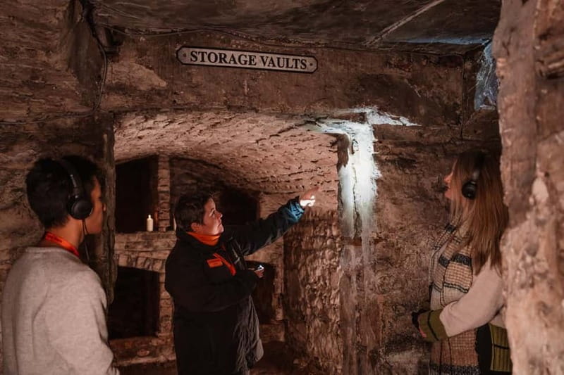 Edinburgh: Multi-Sensory Small-Group Historic Vaults Tour - Fifteen minutes along the Royal Mile