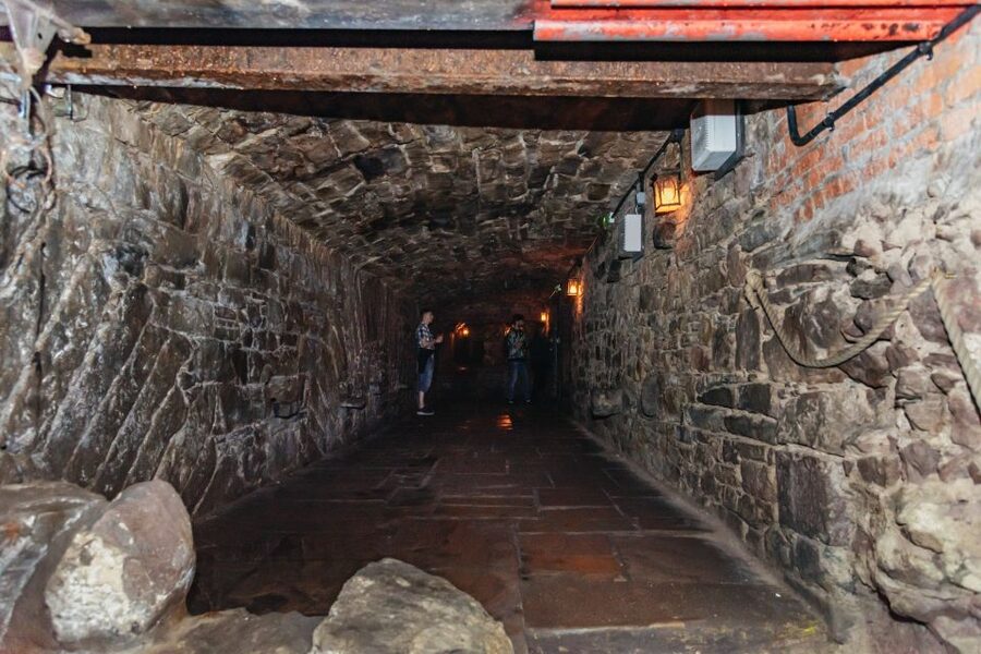 Edinburgh: Old Town and Underground Historical Tour - Starting beside the Royal Mile