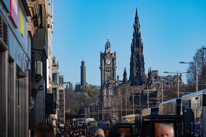 Edinburgh Old Town: Historical Guided Walking Tour - The guide personalities to look for