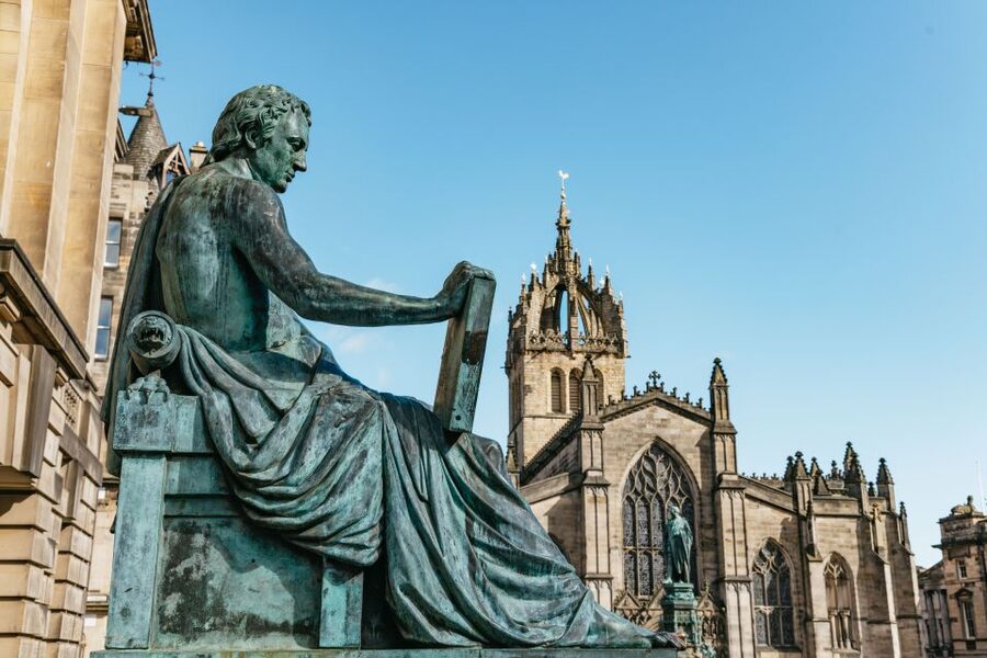 Edinburgh: Old Town History and Tales Walking Tour - Harry Potter connections for fans and curious visitors