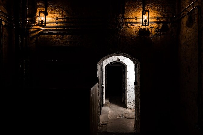 Edinburgh: Witches & Haunted History Walking Tour - What this Edinburgh witch tour is really about