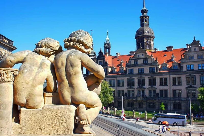 Elbfloren: Historical city tour - Ending at Theater Square