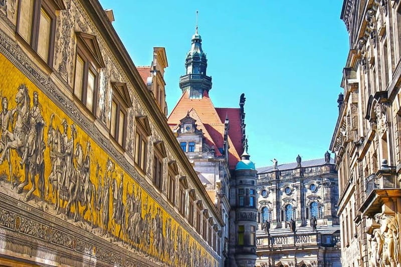 Elbfloren: Historical city tour - Meeting at Dresden Castle