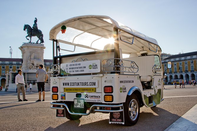 Explore Lisbon by Tuk Tuk: History and Viewpoints - Alfama and Lisbon Cathedral