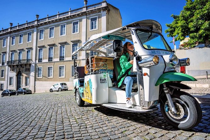 Explore Lisbon by Tuk Tuk: History and Viewpoints - Guides, communication, and the personal touch