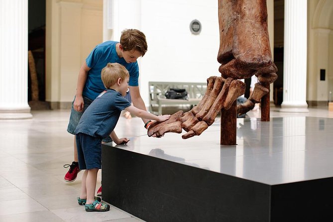 Field Museum of Natural History Admission Tickets - SUE and the dinosaurs deserve your first look